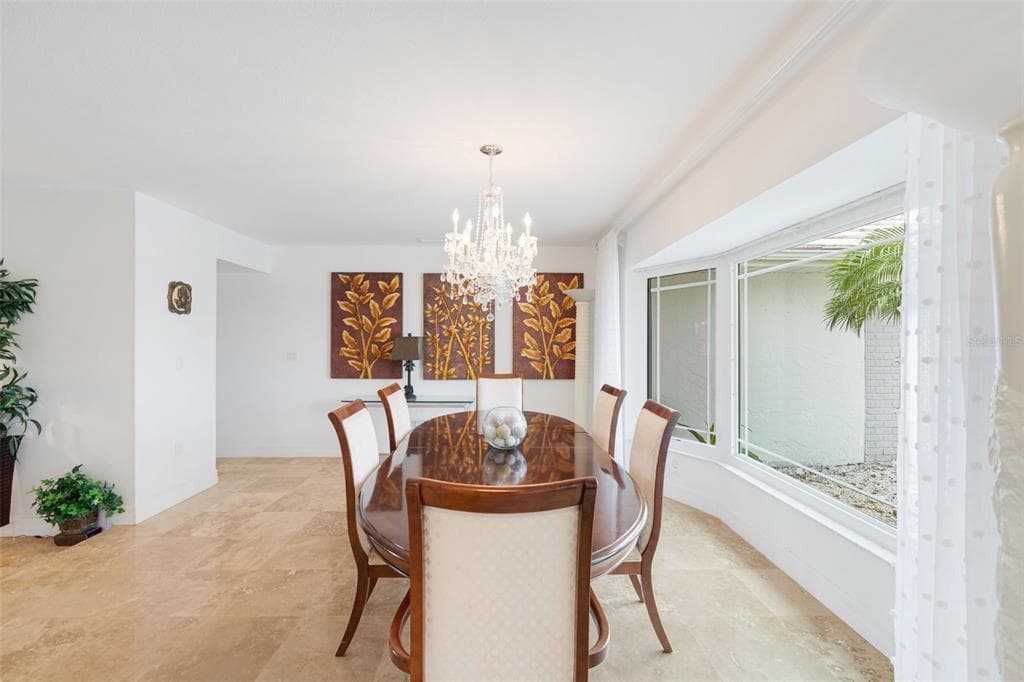 402 DEVONSHIRE LANE photo 5