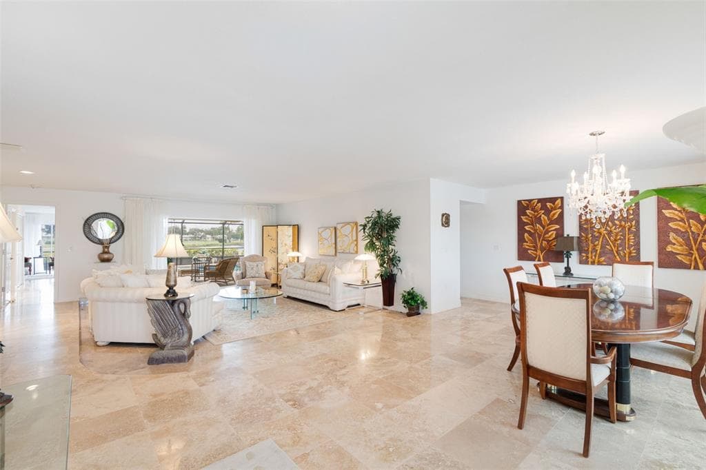 402 DEVONSHIRE LANE photo 4