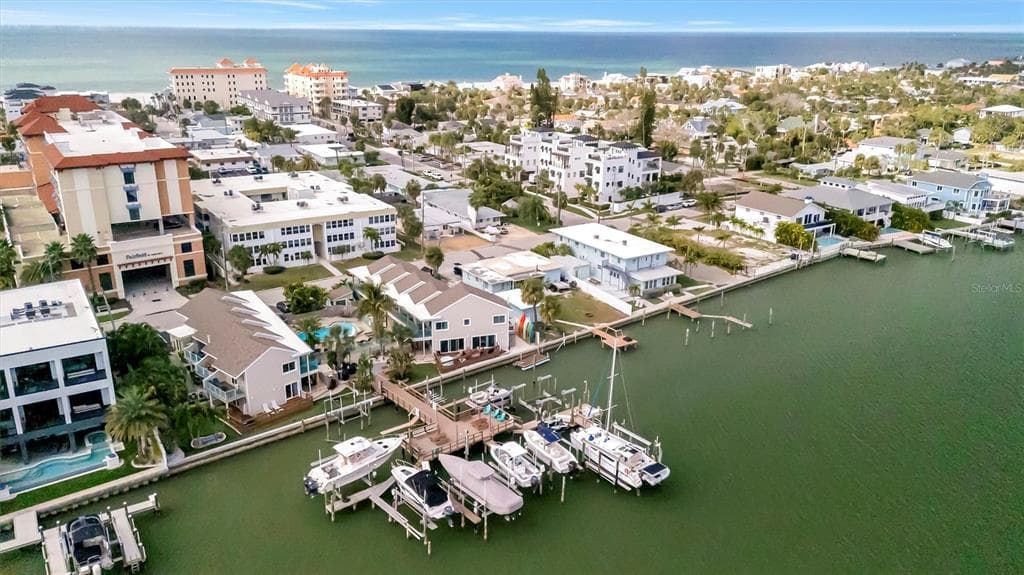 673 BAY ESPLANADE 204 photo 6