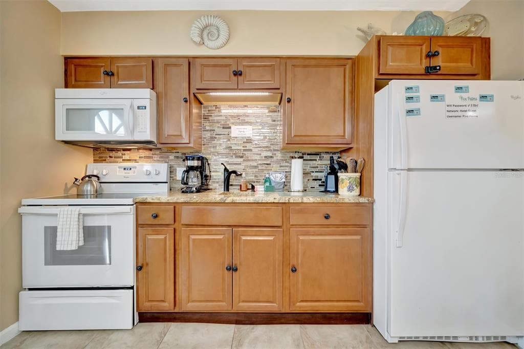 673 BAY ESPLANADE 204 photo 12