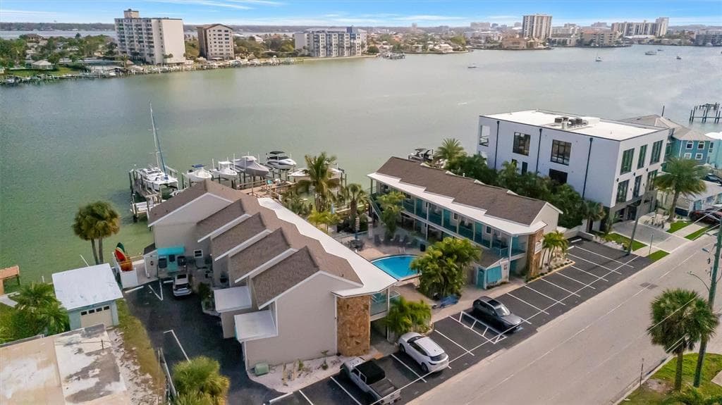673 BAY ESPLANADE #204 3