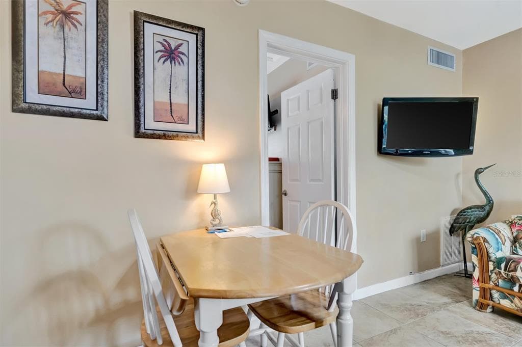 673 BAY ESPLANADE 204 photo 18