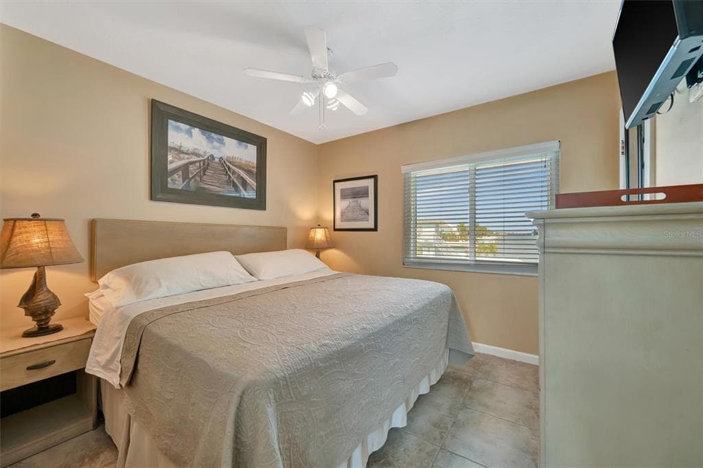 673 BAY ESPLANADE 204 photo 21