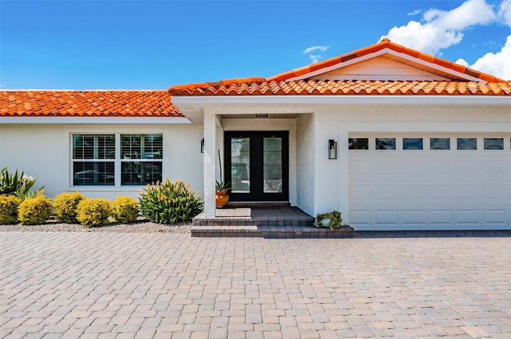 917 CHIPAWAY DRIVE 1