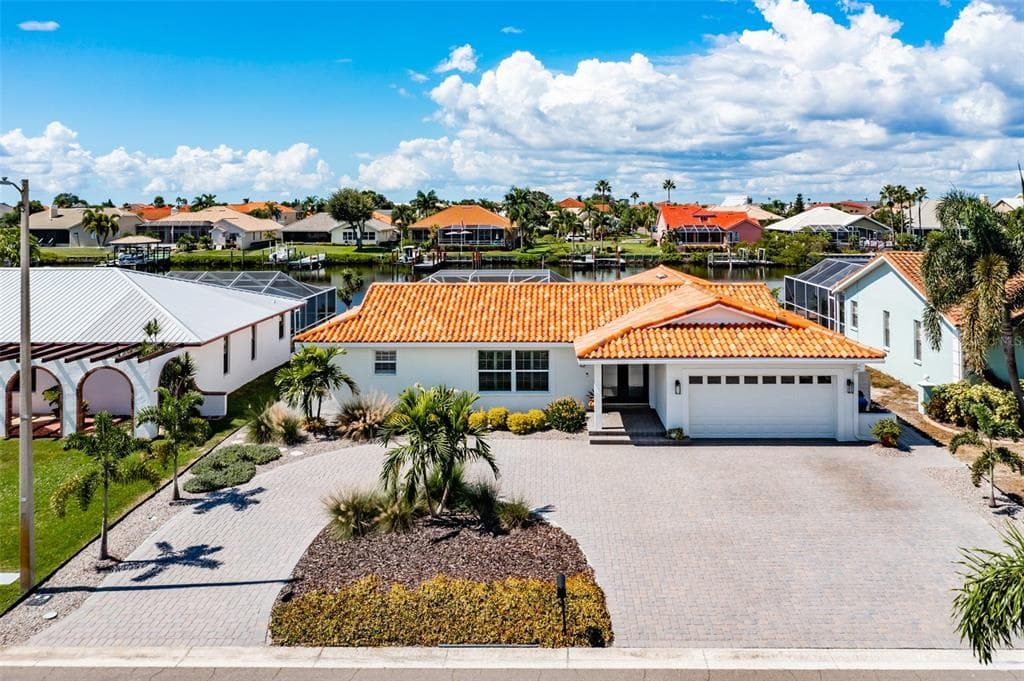 917 CHIPAWAY DRIVE 5