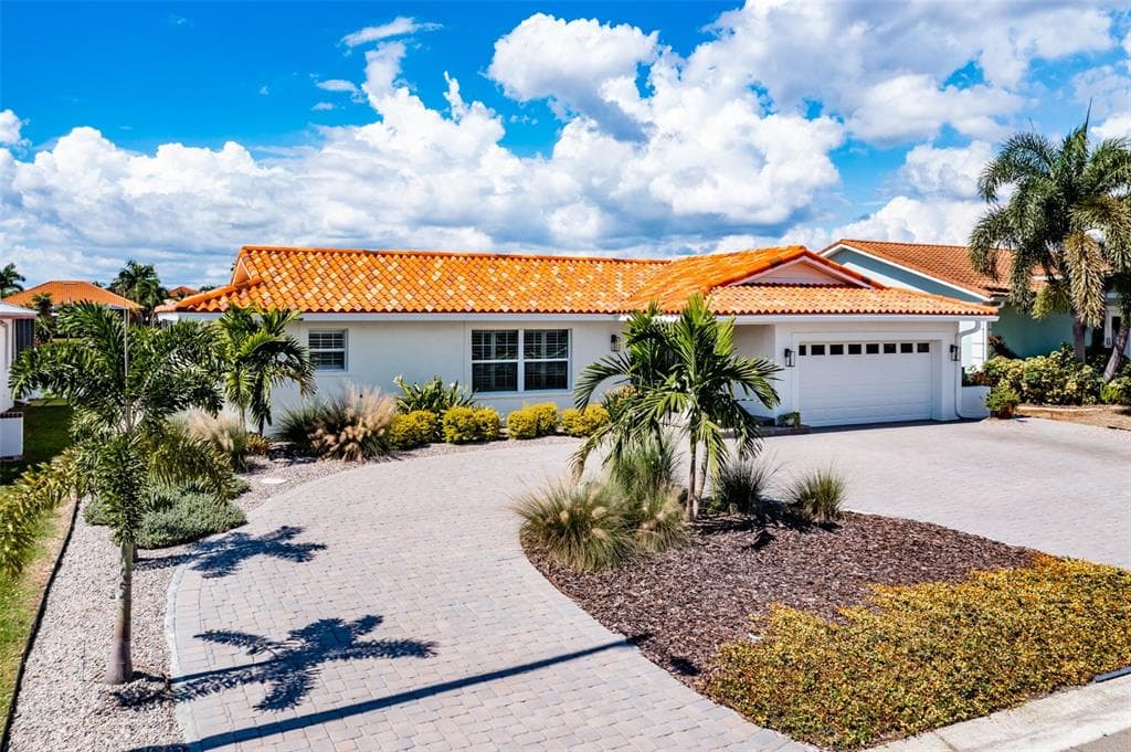 917 CHIPAWAY DRIVE 4