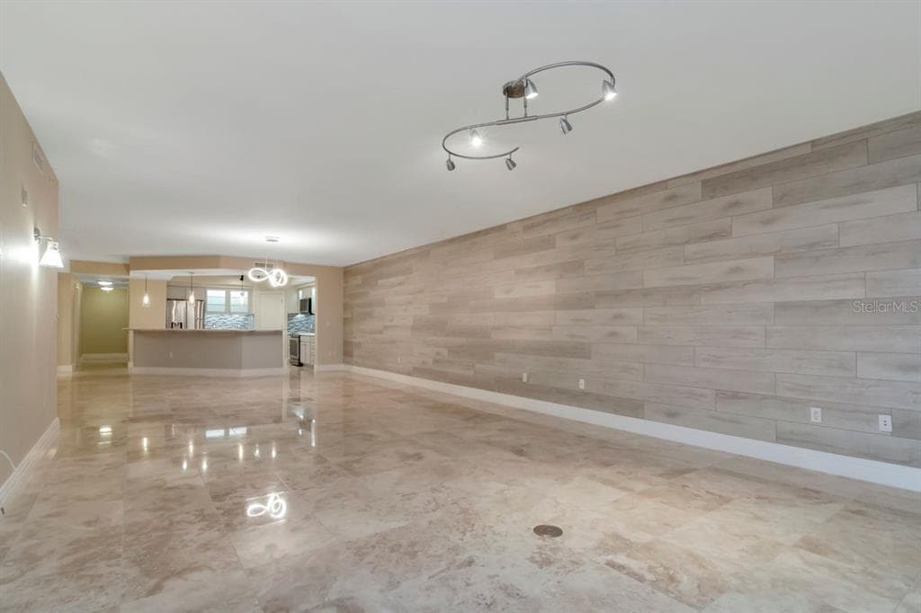 1350 GULF BOULEVARD 703 photo 17