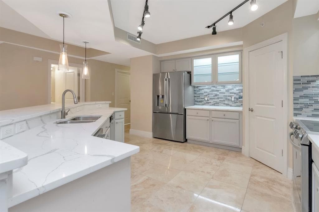 1350 GULF BOULEVARD 703 photo 22