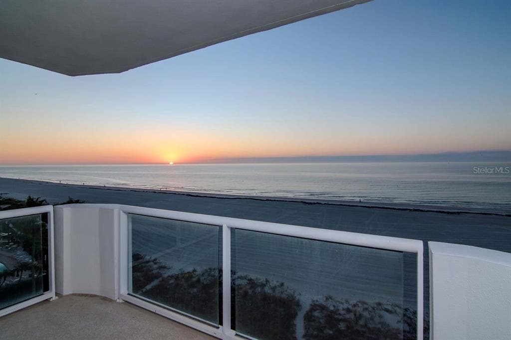1350 GULF BOULEVARD 703 photo 4