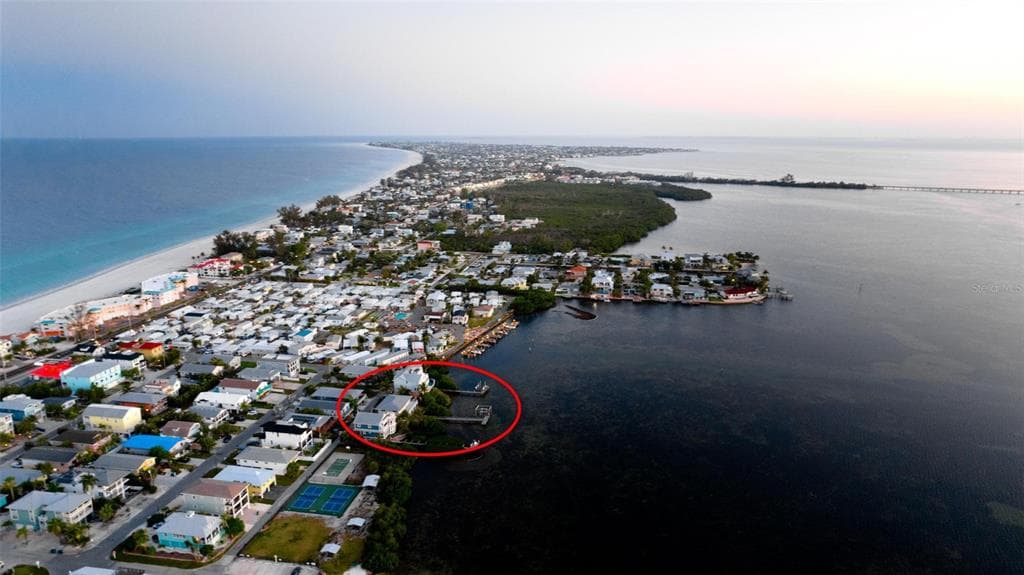 2512 AVENUE A photo 10