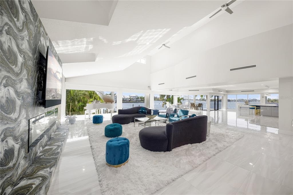1400 SIESTA DRIVE photo 8