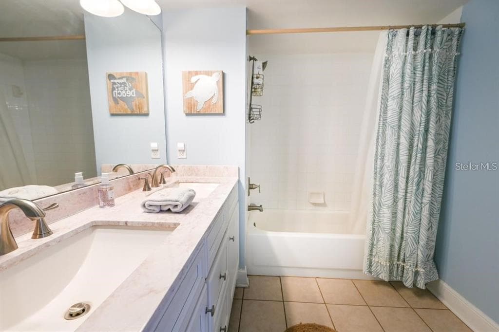 18450 GULF BOULEVARD 103 photo 17