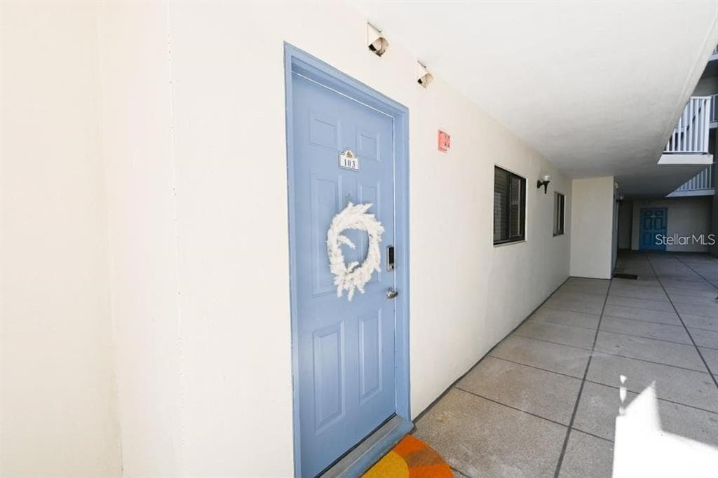 18450 GULF BOULEVARD 103 photo 3