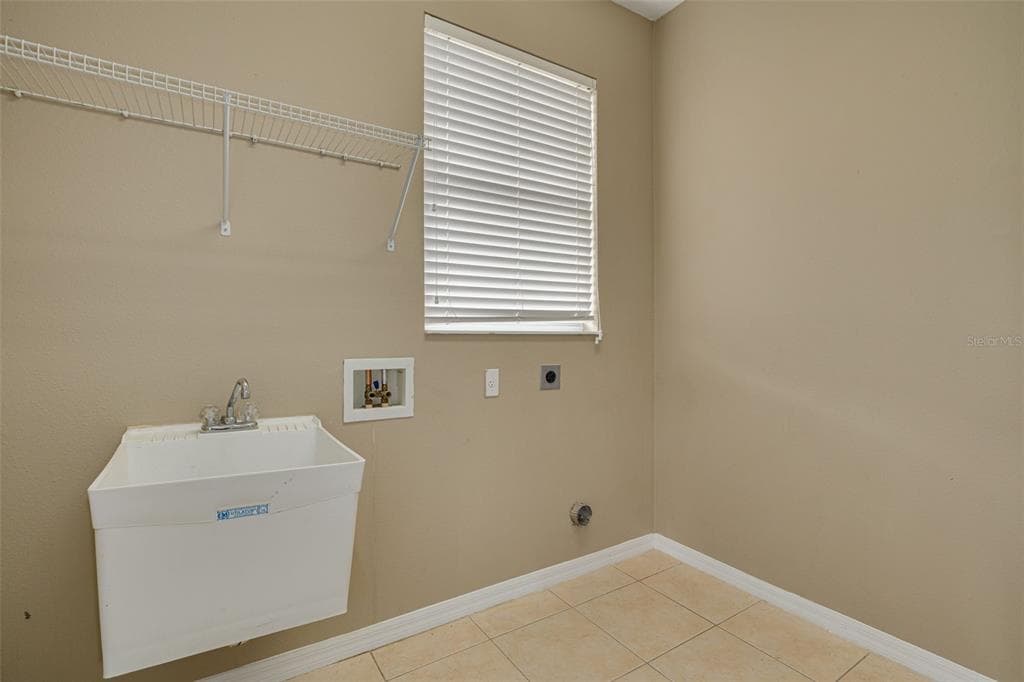9028 WILLOWBROOK CIRCLE photo 17