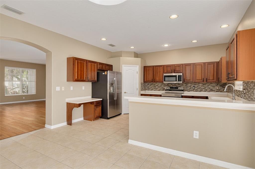9028 WILLOWBROOK CIRCLE photo 8