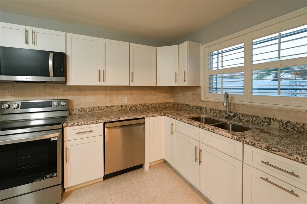 350 BOCA CIEGA POINT BLVD photo 10