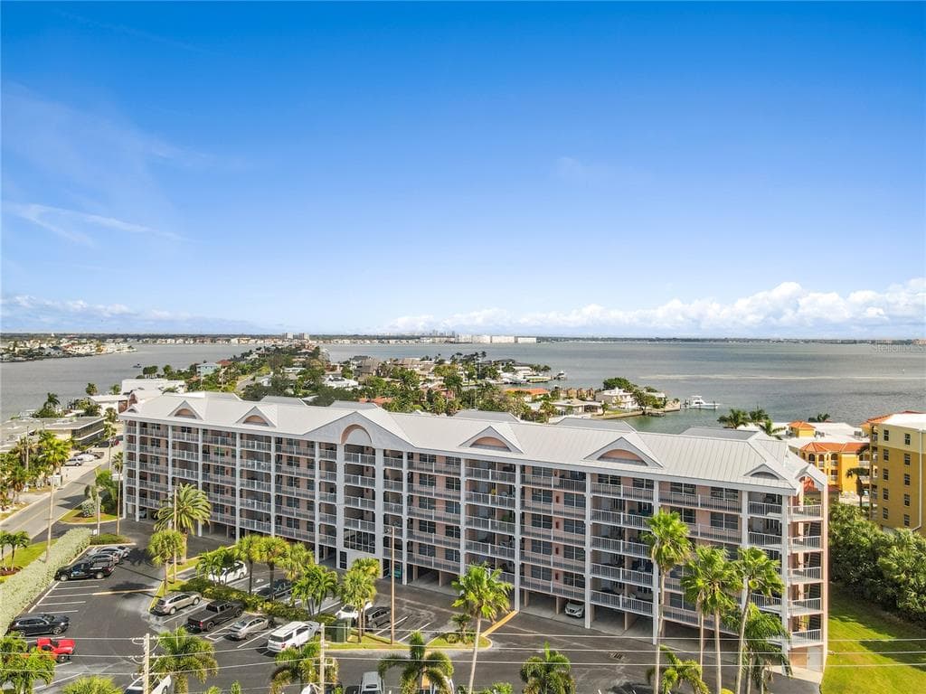 5445 GULF BOULEVARD PH1 photo 4