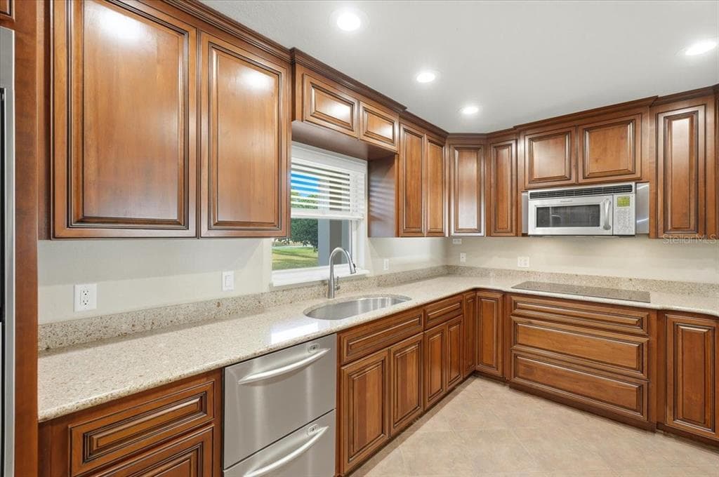 5530 DRIFTWOOD DRIVE photo 18