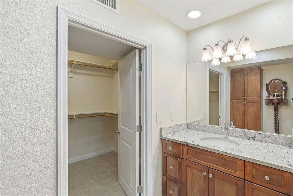 2814 W HUMPHREY STREET photo 22