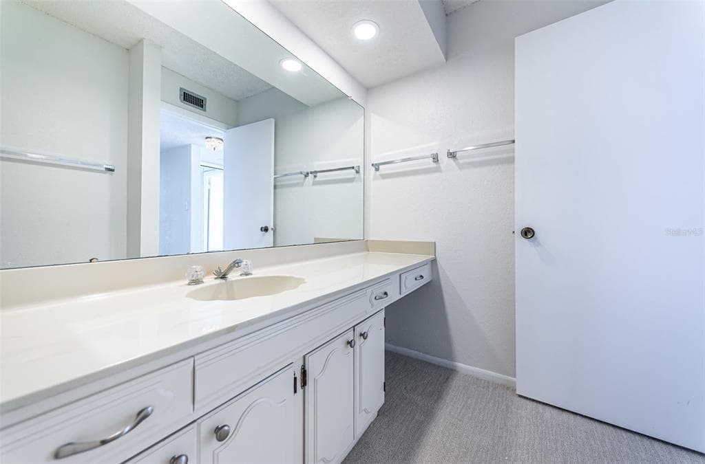 634 EDGEWATER DRIVE 849 photo 24