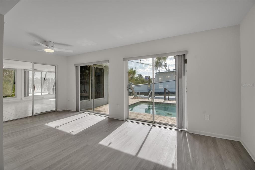 922 CASEY COVE DRIVE photo 15