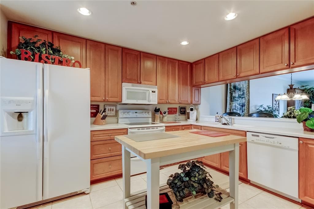 425 150TH AVENUE 2504 photo 9