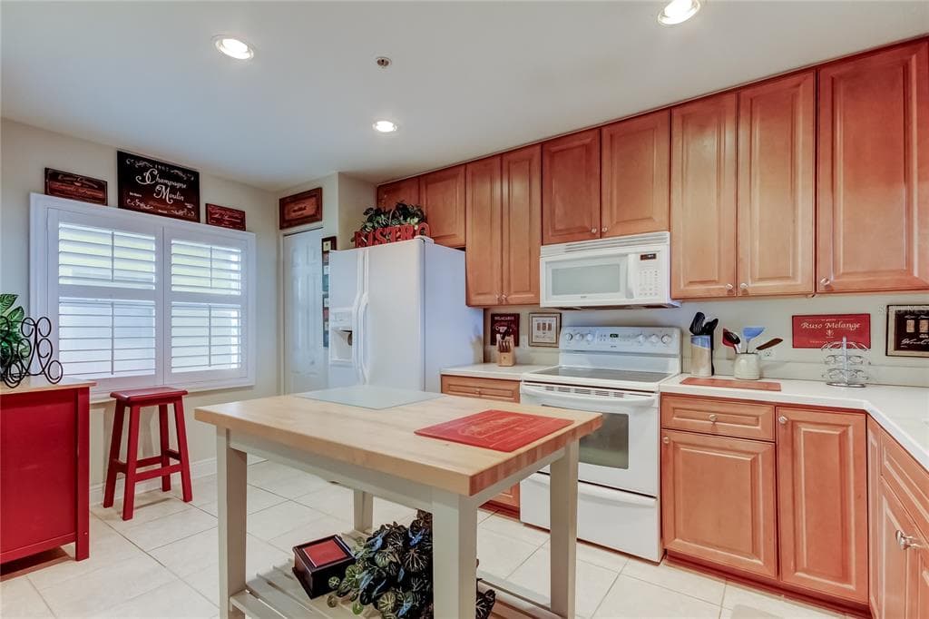 425 150TH AVENUE 2504 photo 8