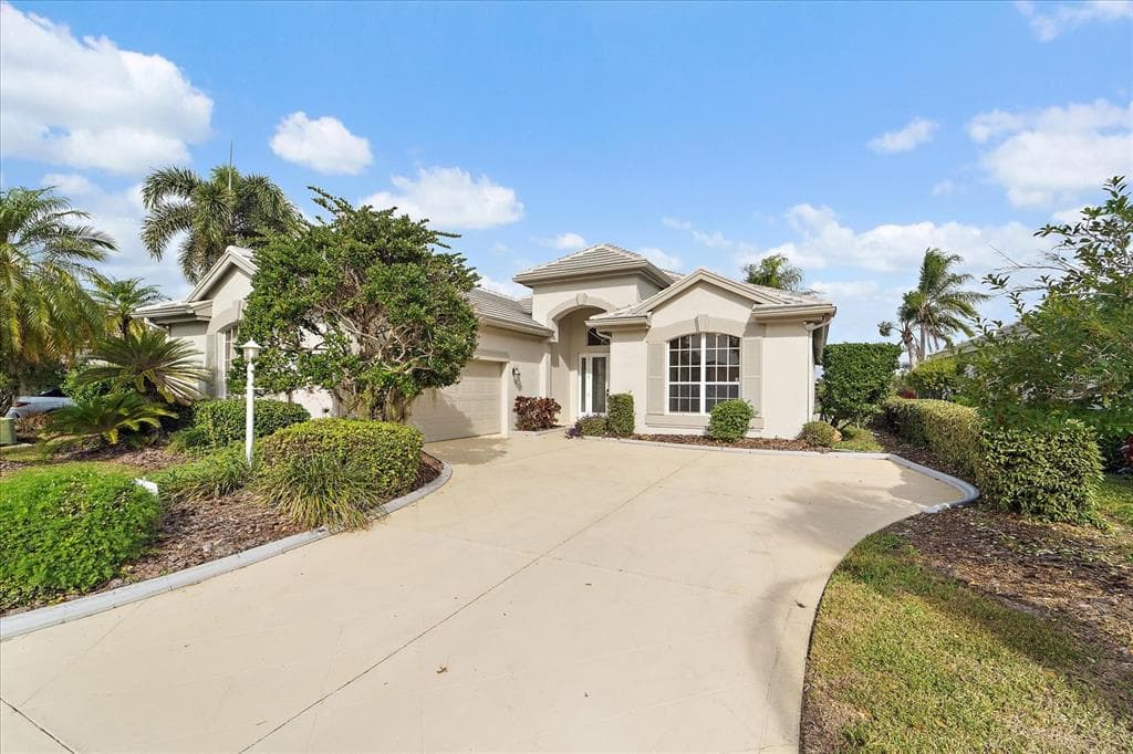 6585 WATERS EDGE WAY photo 1