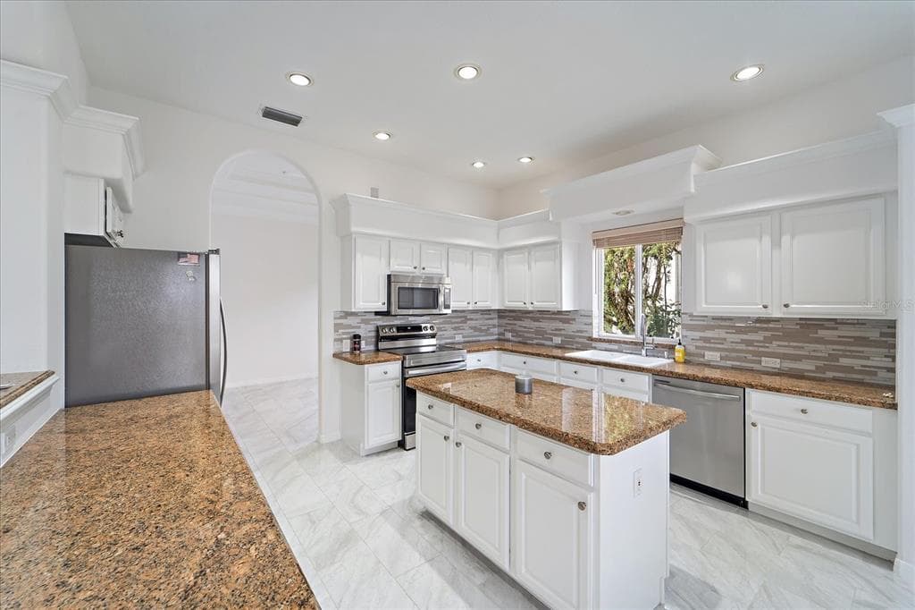 6585 WATERS EDGE WAY photo 11