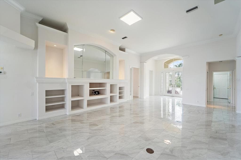 6585 WATERS EDGE WAY photo 8