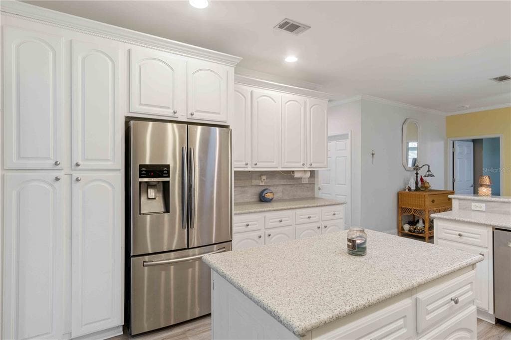 8632 LAKE FRONT COURT photo 18