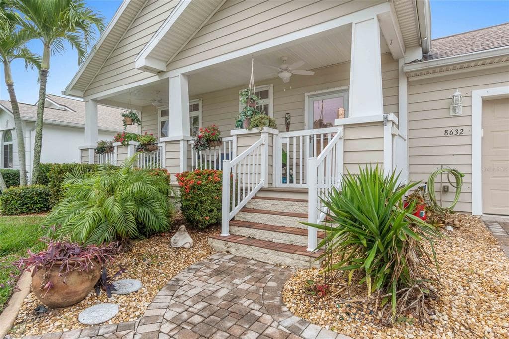 8632 LAKE FRONT COURT photo 11