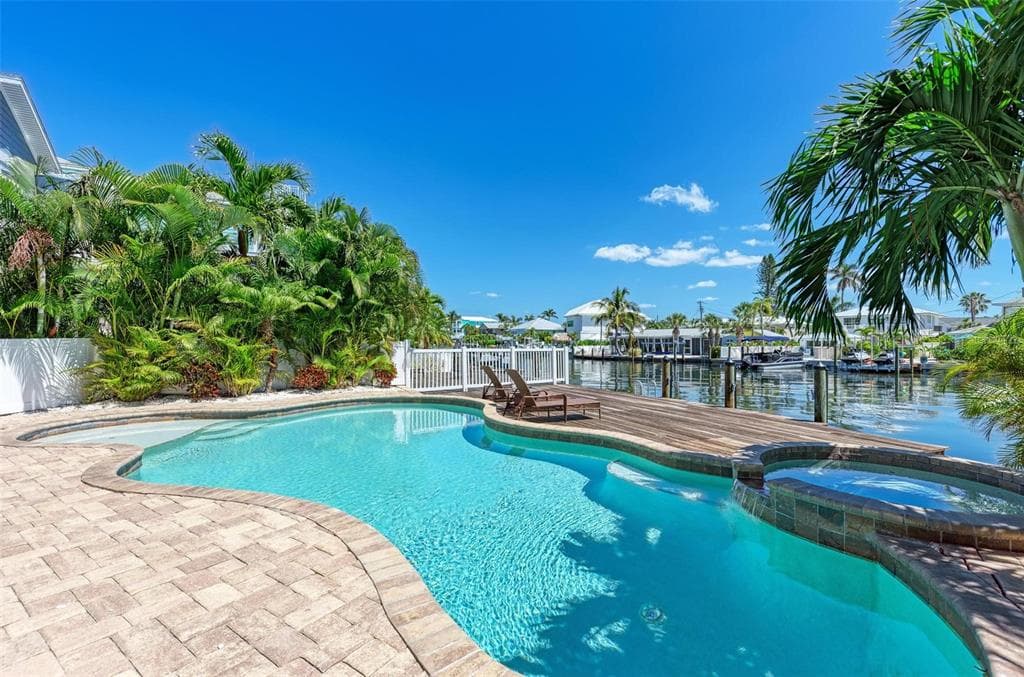 203 N HARBOR DRIVE photo 6