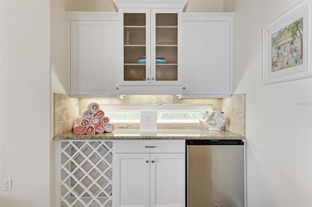 203 N HARBOR DRIVE photo 24