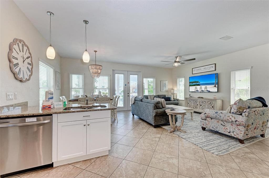 203 N HARBOR DRIVE photo 11