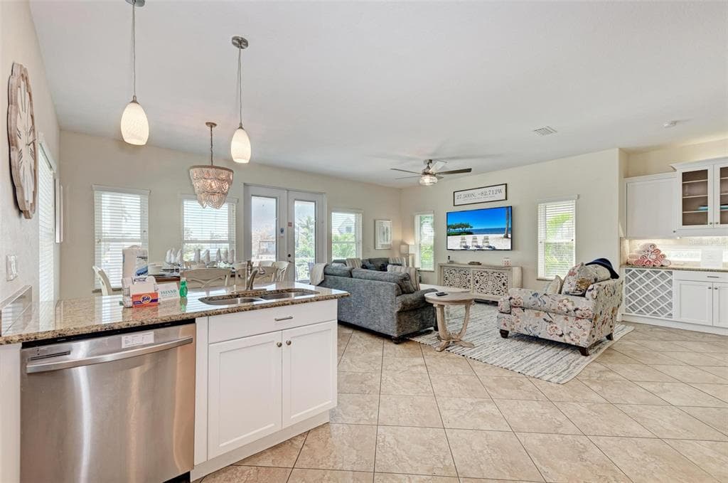 203 N HARBOR DRIVE photo 19