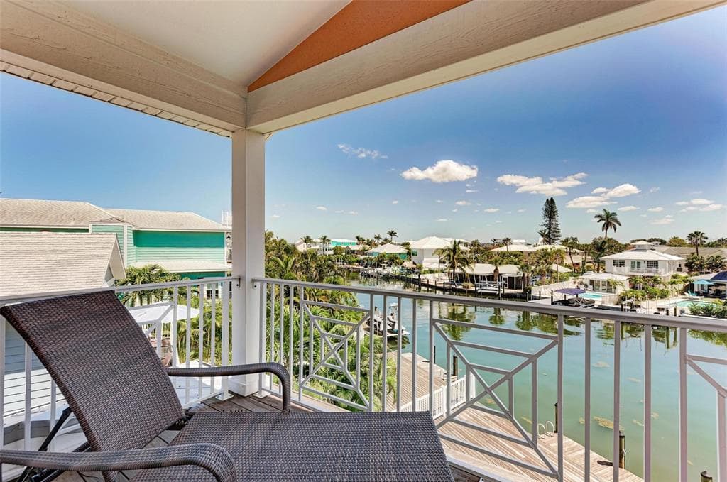 203 N HARBOR DRIVE photo 8