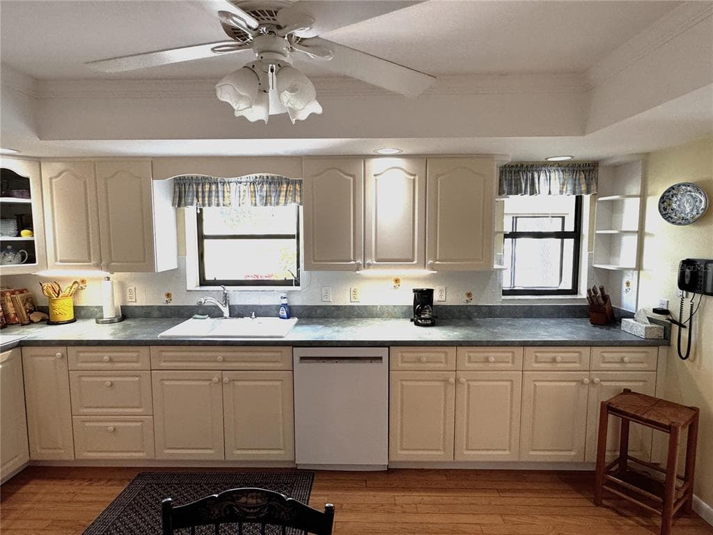 229 LAUREL HOLLOW DRIVE 83 photo 18