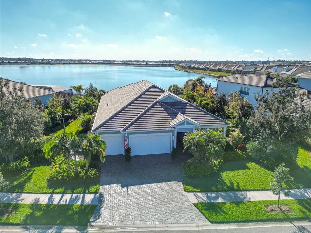 8083 WATERBEND TRAIL photo 3