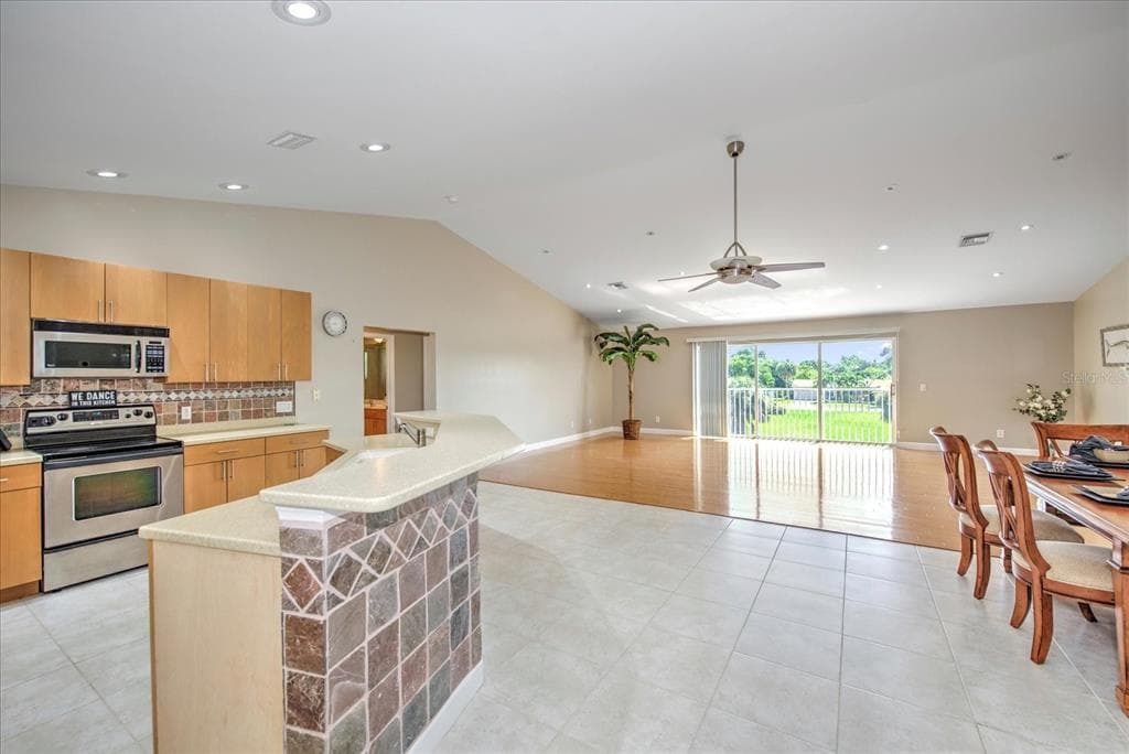 4424 N CANAL CIRCLE photo 14