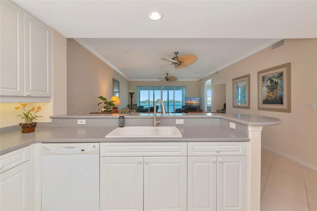 242 HIDDEN BAY DRIVE 602 photo 22