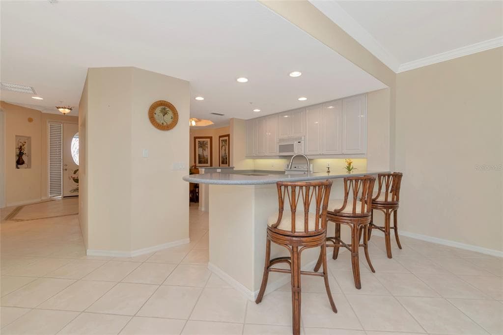 242 HIDDEN BAY DRIVE 602 photo 8