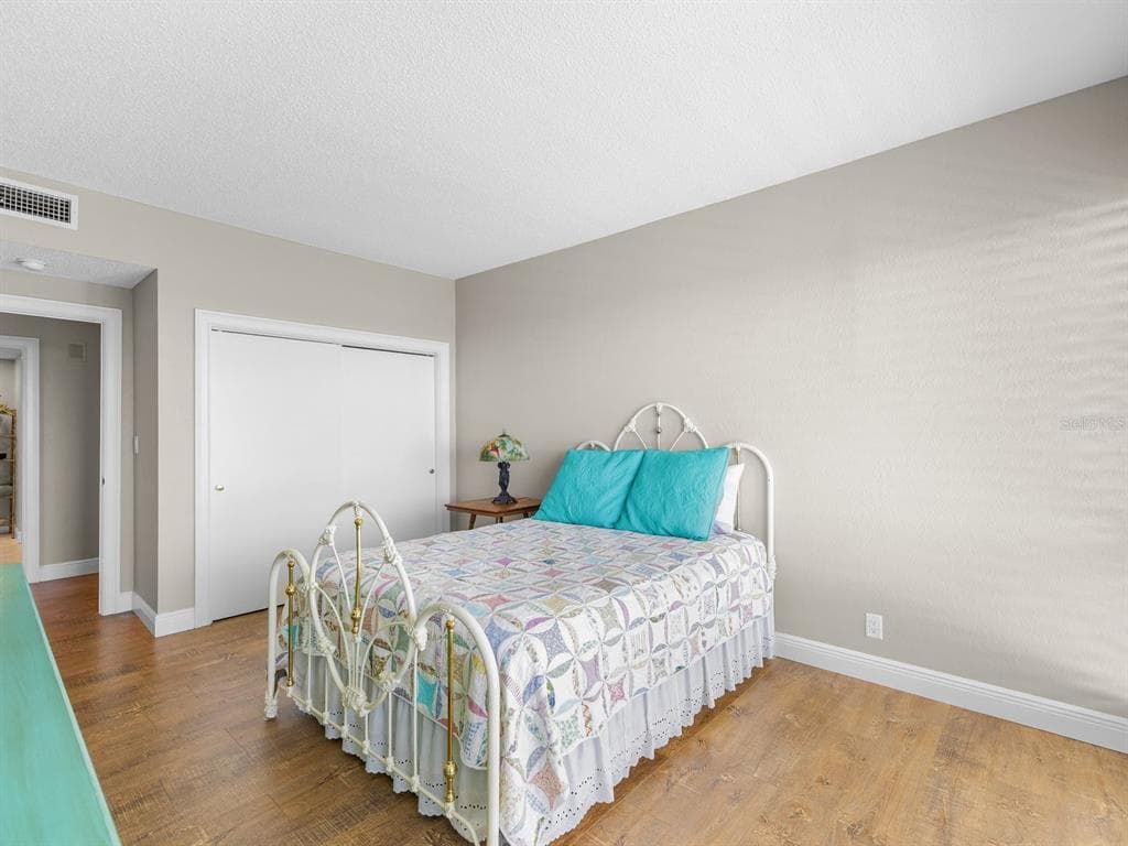 4 BELLEVIEW BOULEVARD 804 photo 24