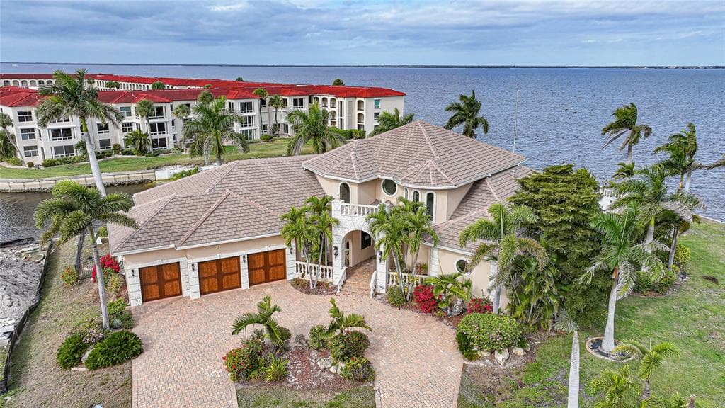 3 HIBISCUS DRIVE 1