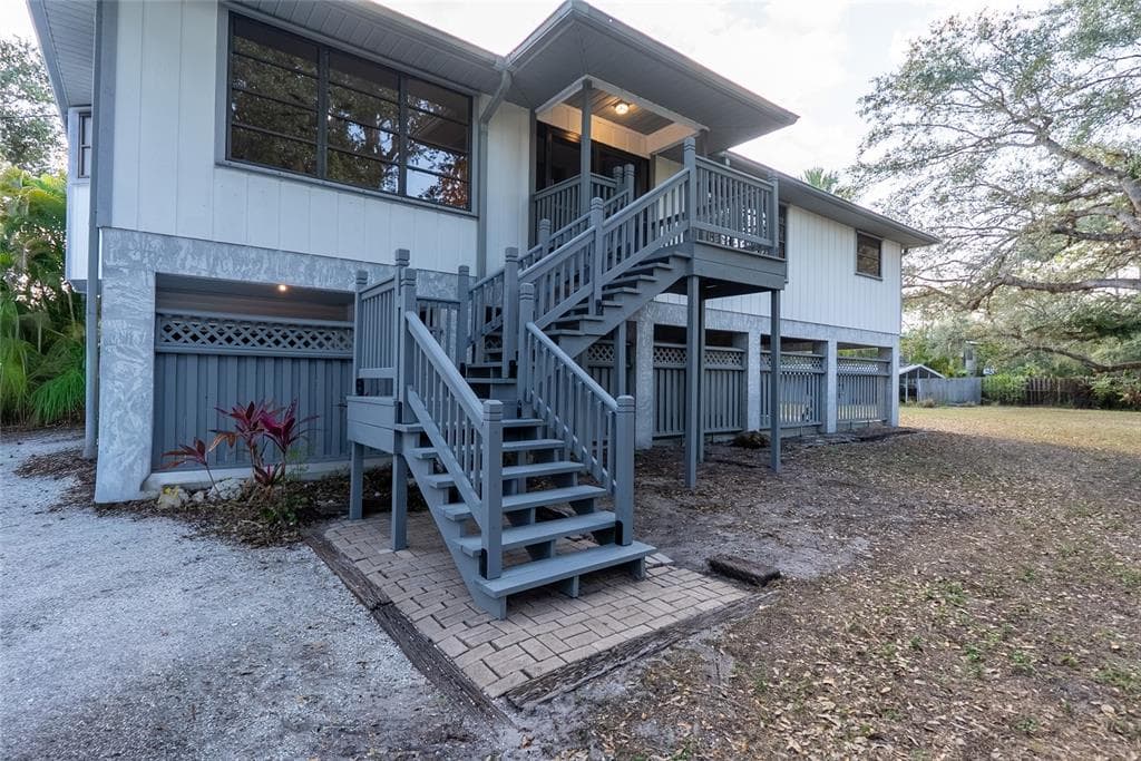 593 S MOON DRIVE photo 1