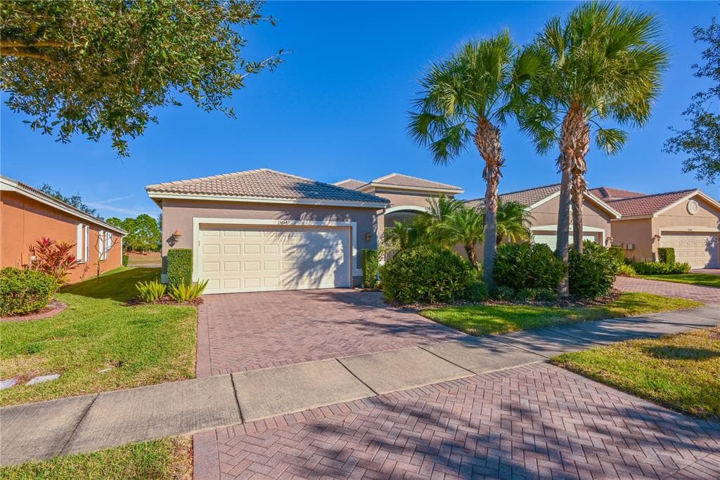 15644 AURORA LAKE CIRCLE photo 4