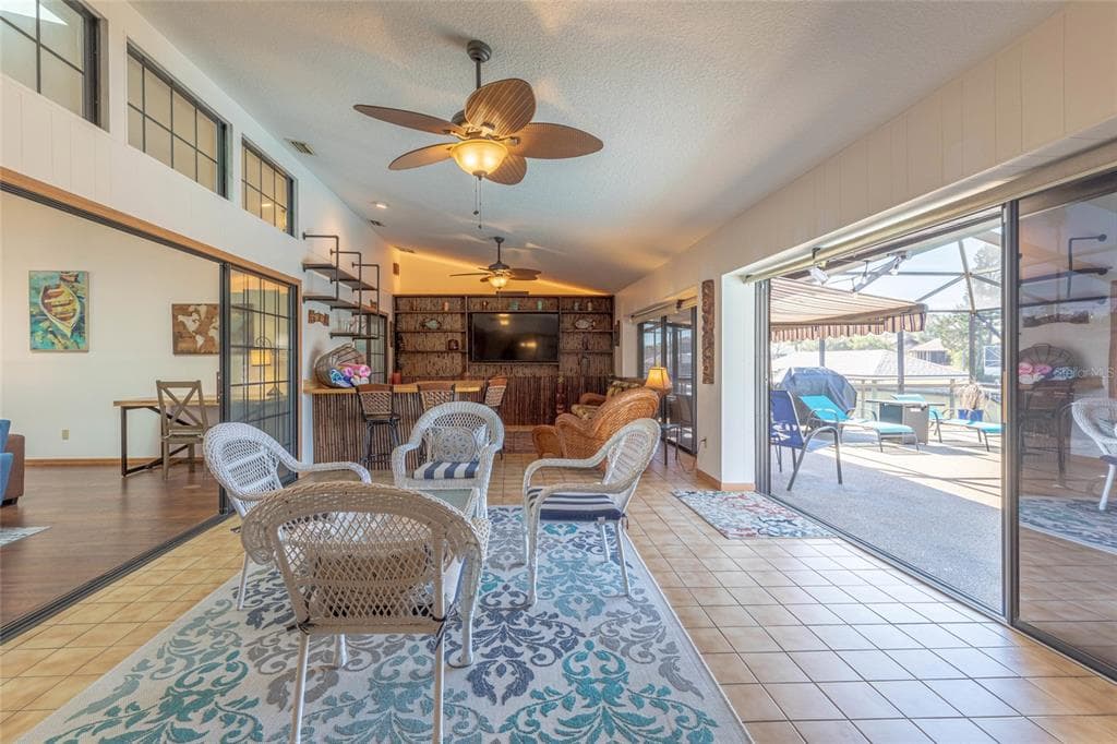 27 CHERRYTREE COURT photo 23