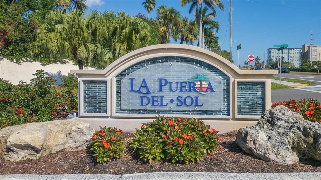 5633 PUERTA DEL SOL BOULEVARD S 208 photo 2