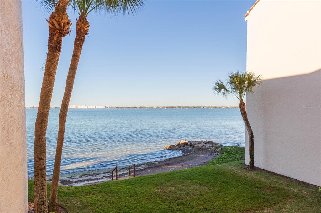 5633 PUERTA DEL SOL BOULEVARD S 208 photo 25