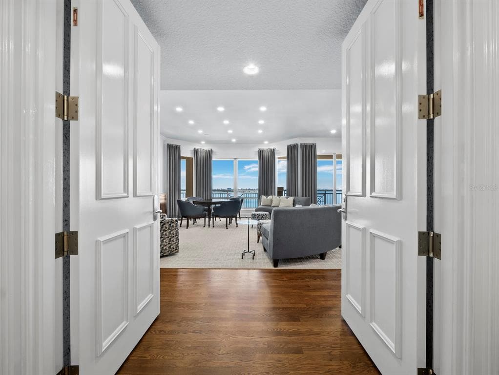 35 WATERGATE DRIVE 1403 photo 4